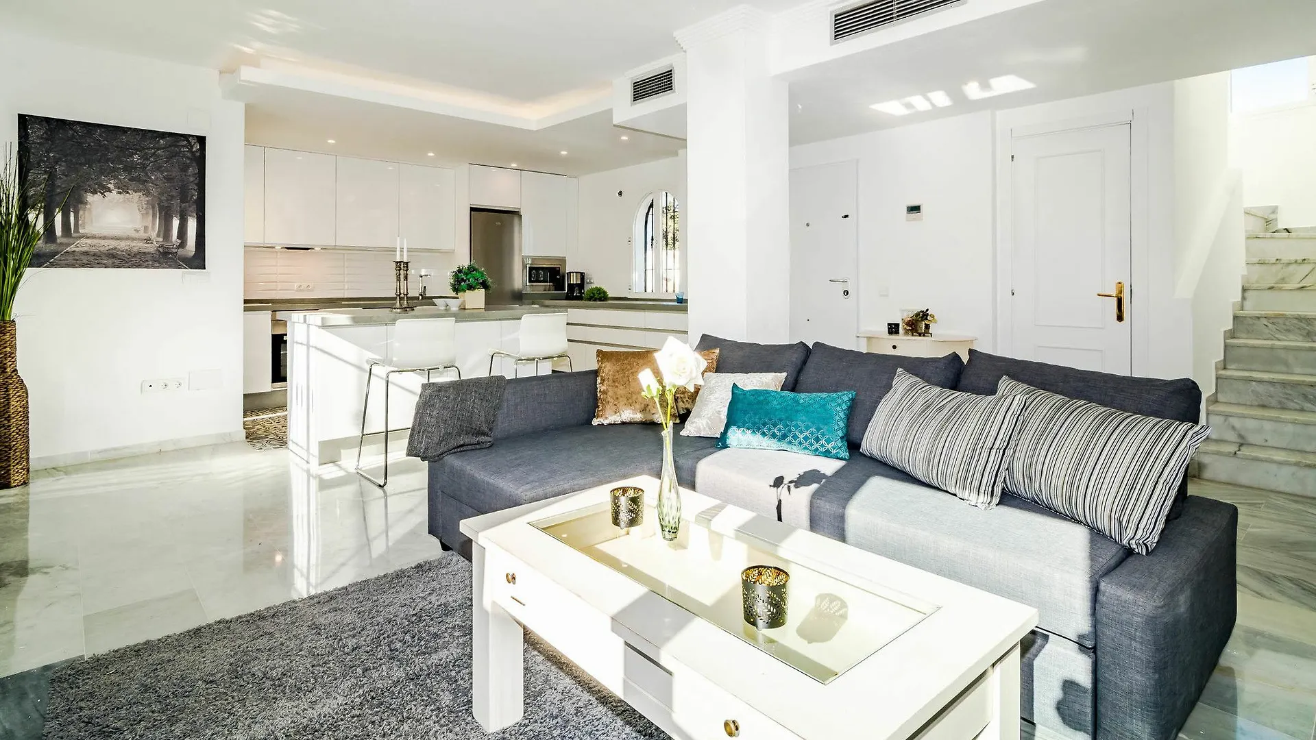 Lnm- Modern 2 Bedroom Penthouse P.Banus 马尔韦利亚 0*,  西班牙